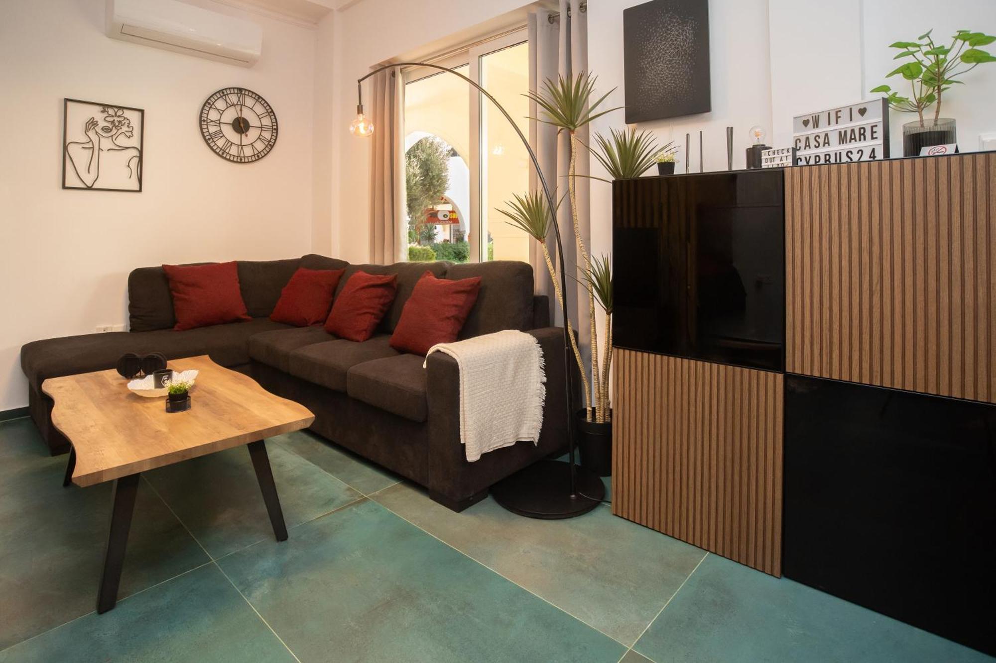Apartment 2 Bedroom With 200m To Sea - And Relax